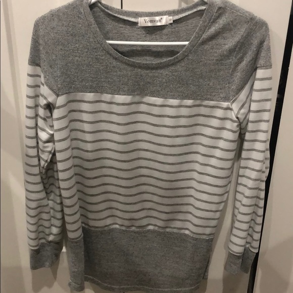 Vemvan Sweaters - Gray striped sweater